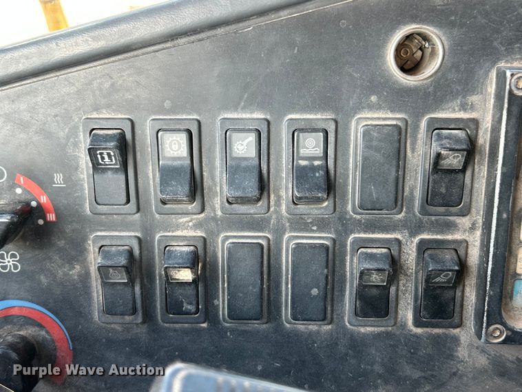 image for item ET6976 2001 Caterpillar 990 wheel loader