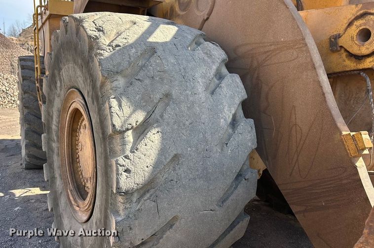 image for item ET6976 2001 Caterpillar 990 wheel loader