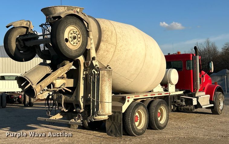 image for item ET6997 2015 Kenworth W900 ready mix truck