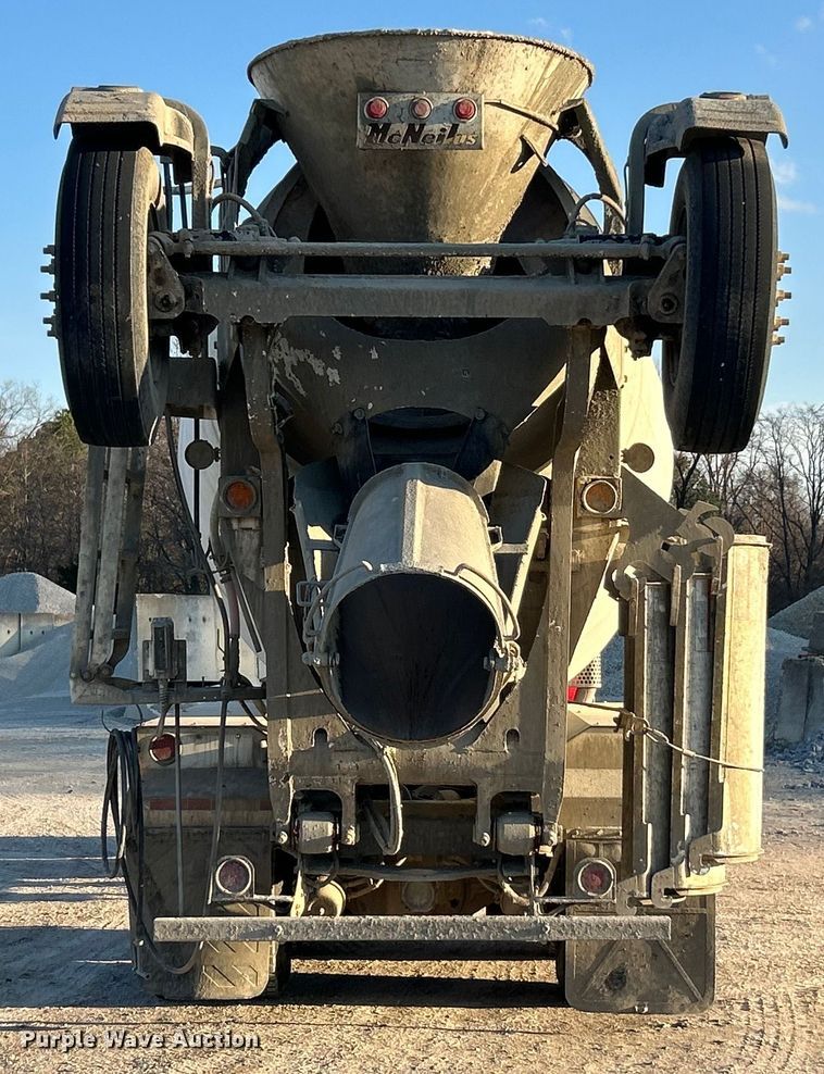 image for item ET6997 2015 Kenworth W900 ready mix truck