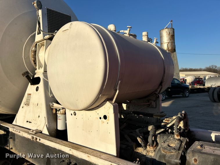 image for item ET6997 2015 Kenworth W900 ready mix truck