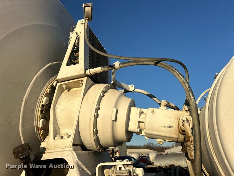 image for item ET6997 2015 Kenworth W900 ready mix truck