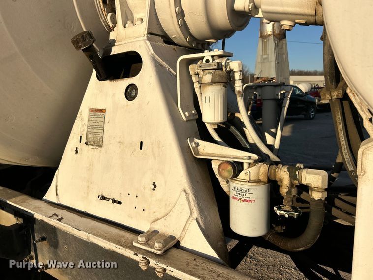 image for item ET6997 2015 Kenworth W900 ready mix truck