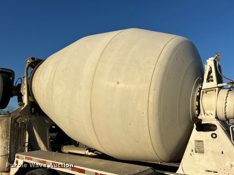 image for item ET6997 2015 Kenworth W900 ready mix truck