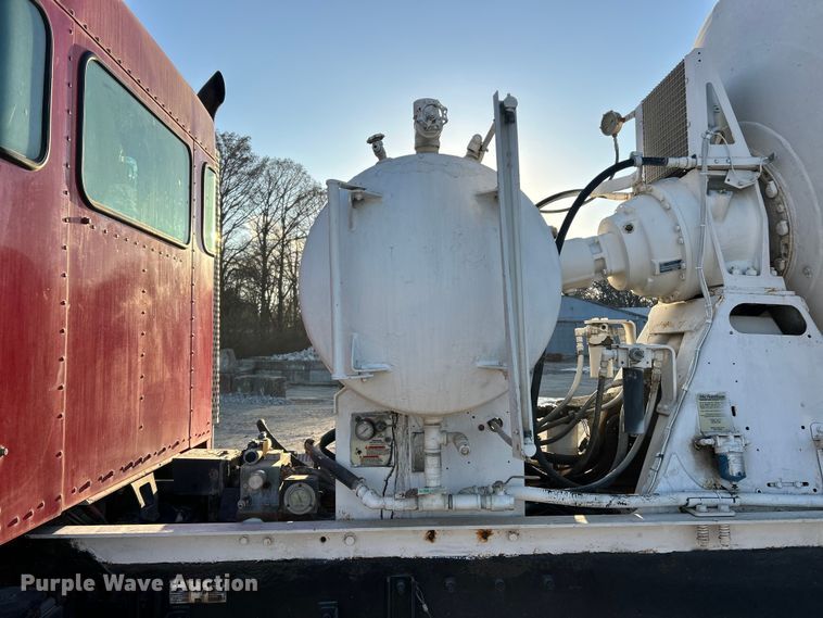 image for item ET6997 2015 Kenworth W900 ready mix truck