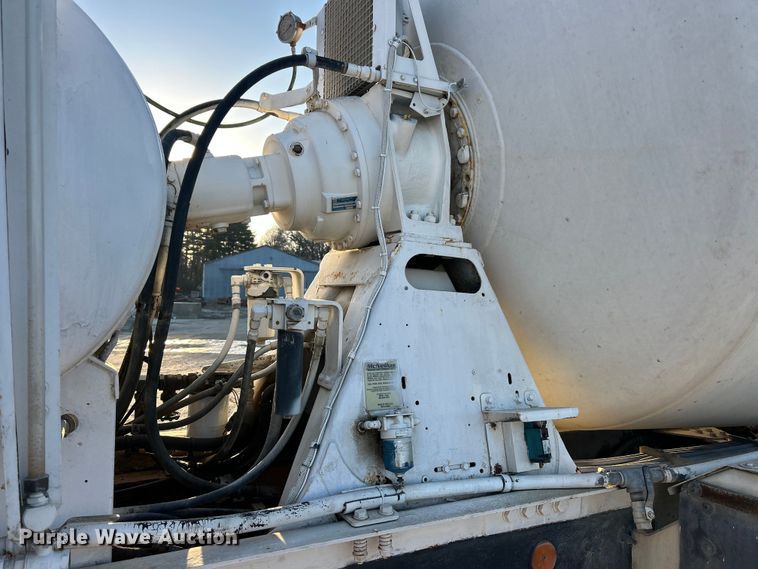 image for item ET6997 2015 Kenworth W900 ready mix truck