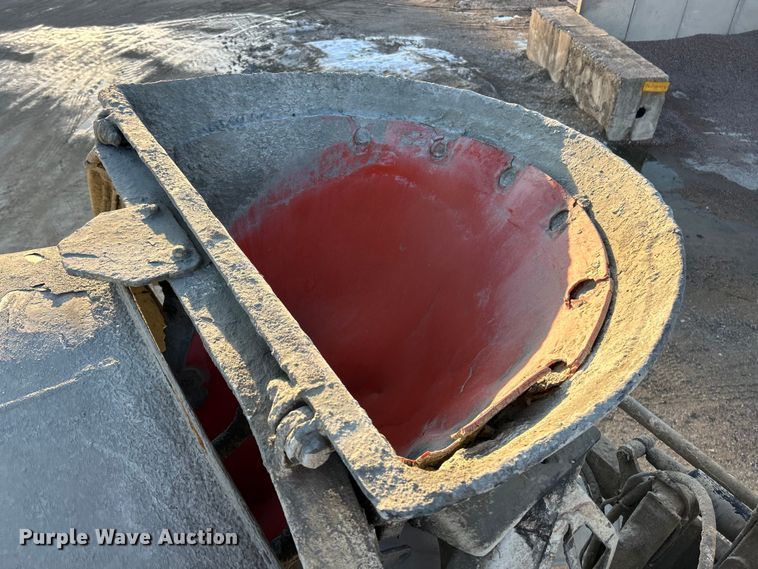 image for item ET6997 2015 Kenworth W900 ready mix truck