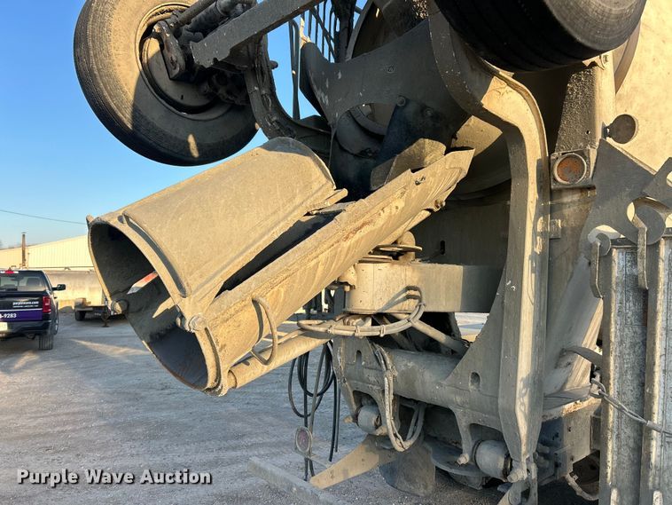 image for item ET6997 2015 Kenworth W900 ready mix truck