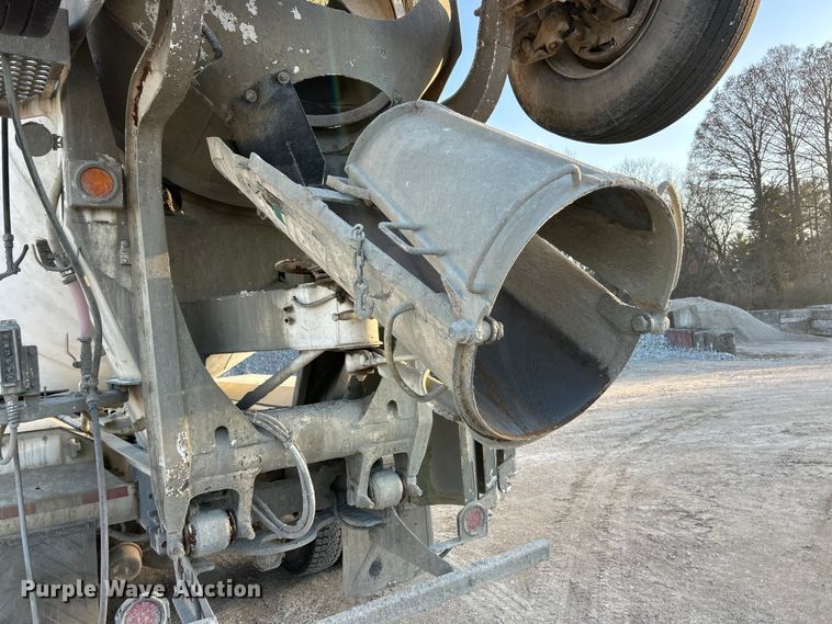 image for item ET6997 2015 Kenworth W900 ready mix truck