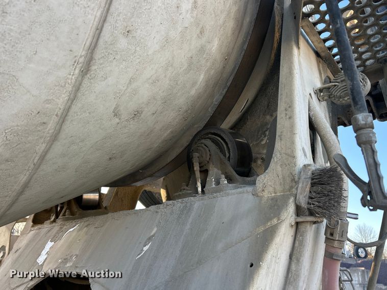 image for item ET6997 2015 Kenworth W900 ready mix truck