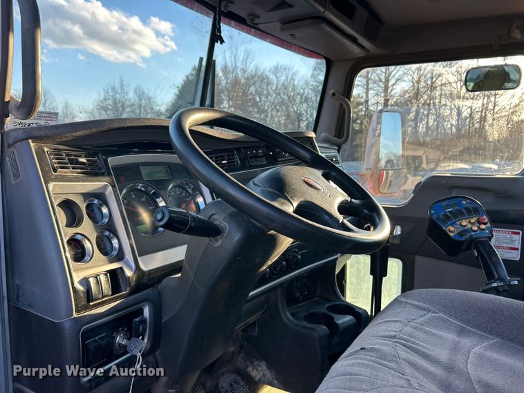 image for item ET6997 2015 Kenworth W900 ready mix truck