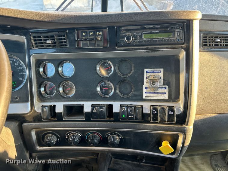 image for item ET6997 2015 Kenworth W900 ready mix truck