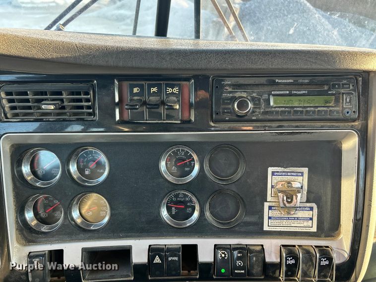 image for item ET6997 2015 Kenworth W900 ready mix truck