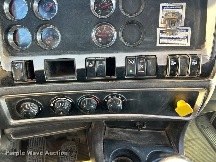 image for item ET6997 2015 Kenworth W900 ready mix truck