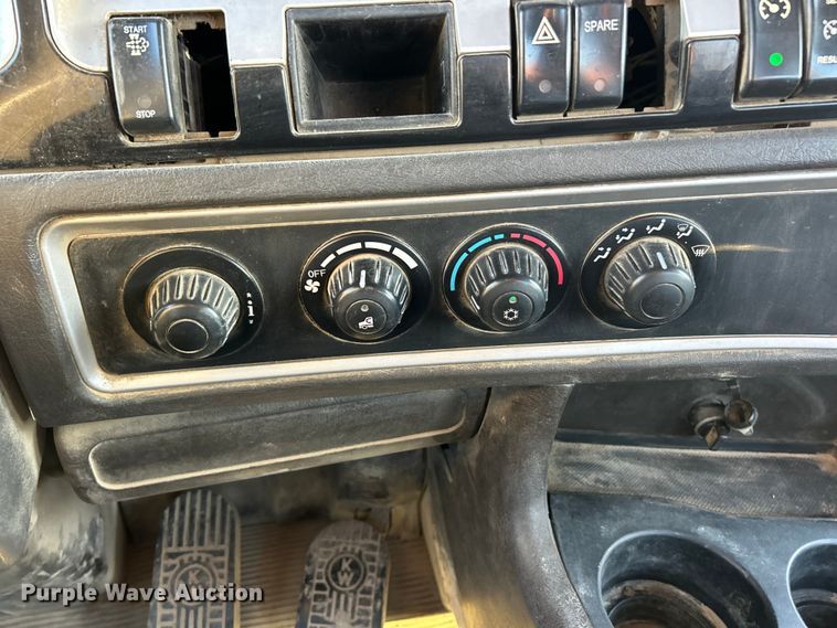 image for item ET6997 2015 Kenworth W900 ready mix truck