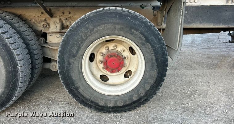 image for item ET6997 2015 Kenworth W900 ready mix truck