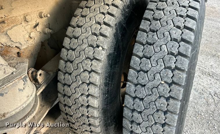 image for item ET6997 2015 Kenworth W900 ready mix truck