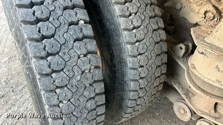 image for item ET6997 2015 Kenworth W900 ready mix truck