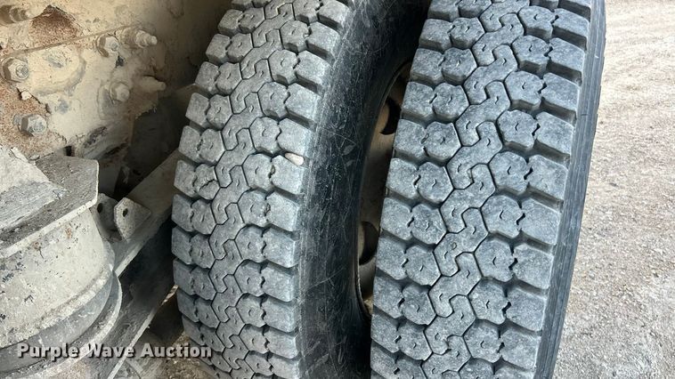 image for item ET6997 2015 Kenworth W900 ready mix truck