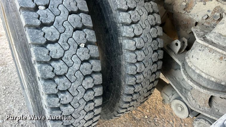 image for item ET6997 2015 Kenworth W900 ready mix truck