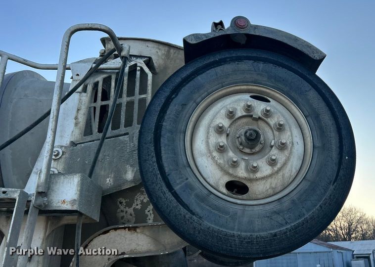 image for item ET6997 2015 Kenworth W900 ready mix truck