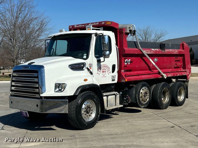 image for item ET6998 2016 Freightliner 114SD dump truck