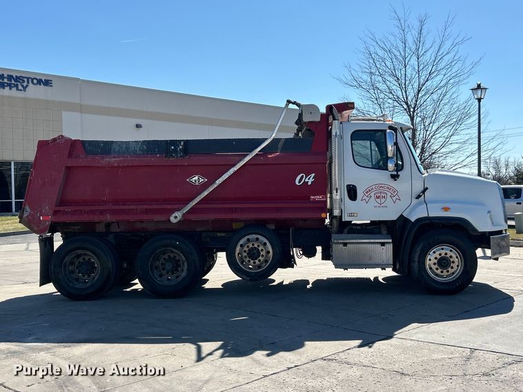 image for item ET6998 2016 Freightliner 114SD dump truck