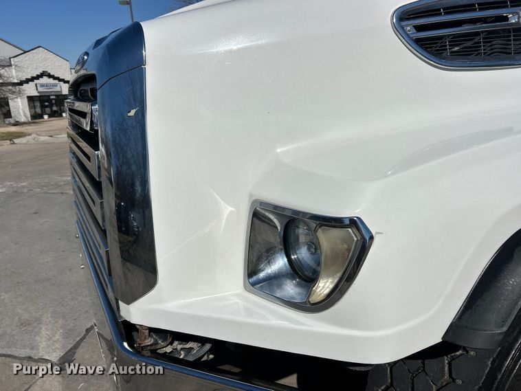 image for item ET6998 2016 Freightliner 114SD dump truck