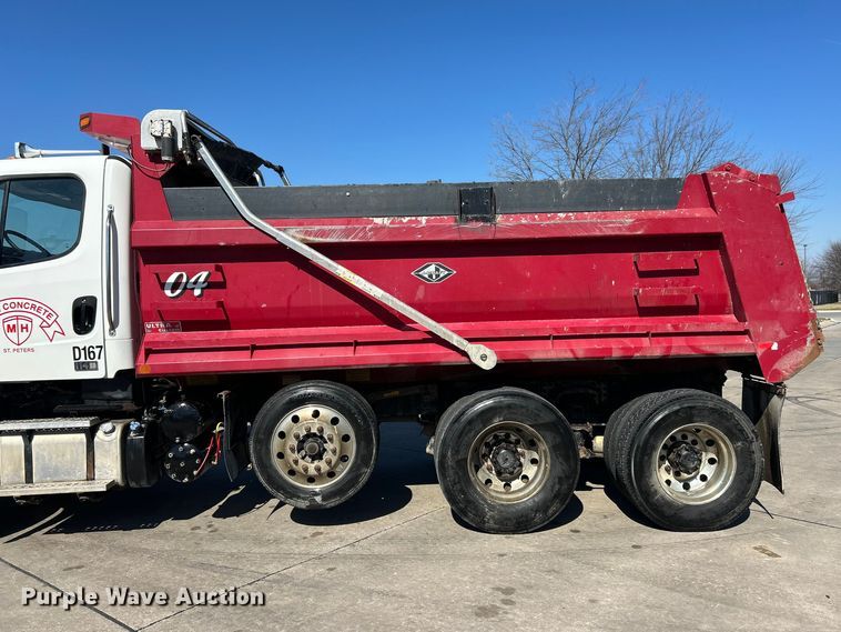 image for item ET6998 2016 Freightliner 114SD dump truck