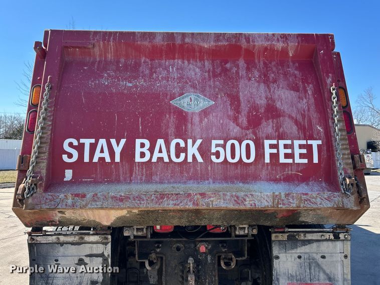 image for item ET6998 2016 Freightliner 114SD dump truck