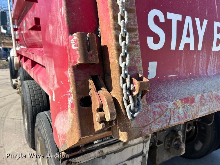 image for item ET6998 2016 Freightliner 114SD dump truck