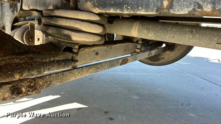 image for item ET6998 2016 Freightliner 114SD dump truck