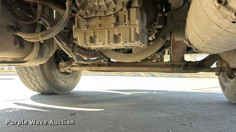 image for item ET6998 2016 Freightliner 114SD dump truck