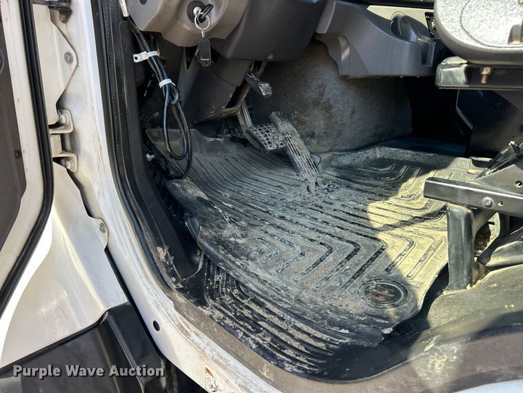 image for item ET6998 2016 Freightliner 114SD dump truck