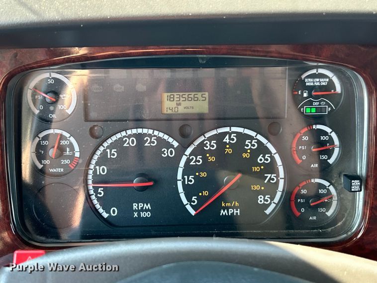 image for item ET6998 2016 Freightliner 114SD dump truck