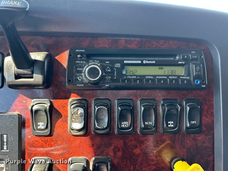 image for item ET6998 2016 Freightliner 114SD dump truck