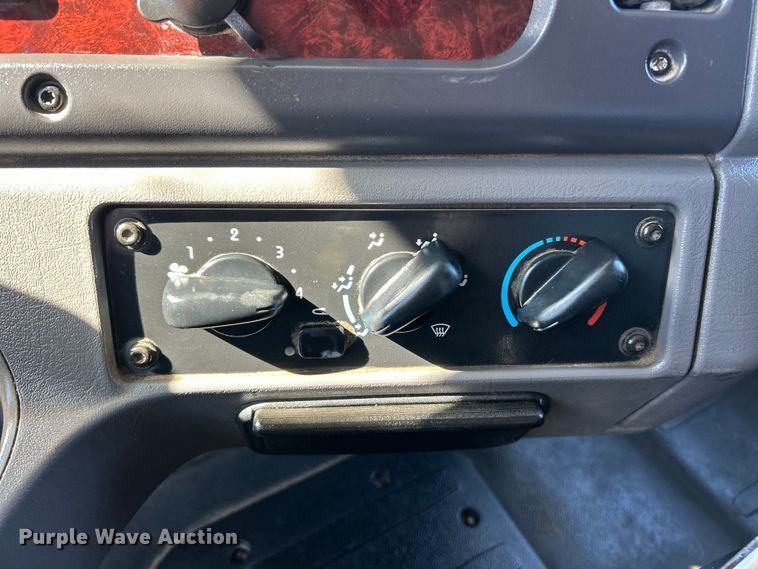 image for item ET6998 2016 Freightliner 114SD dump truck