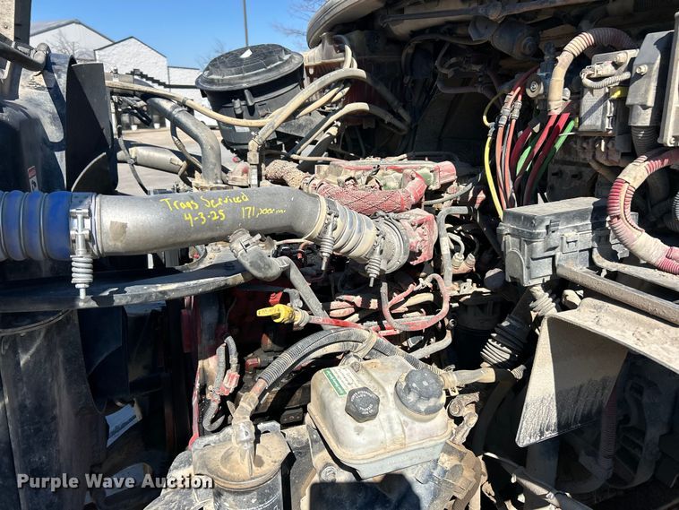 image for item ET6998 2016 Freightliner 114SD dump truck