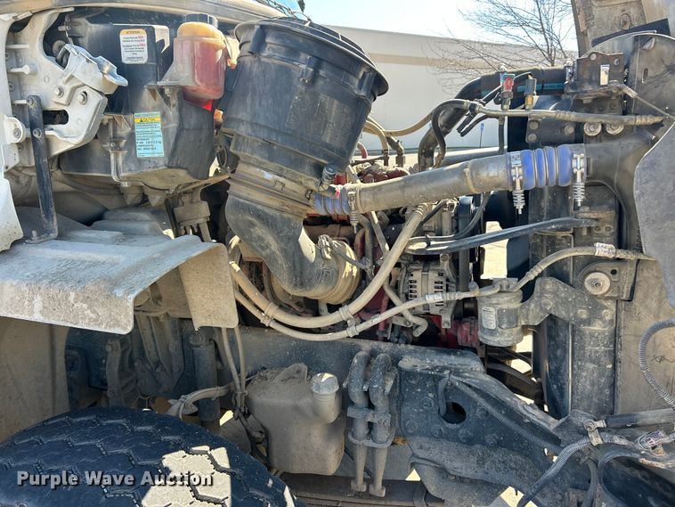 image for item ET6998 2016 Freightliner 114SD dump truck