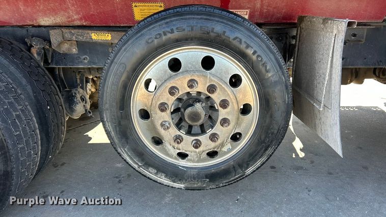 image for item ET6998 2016 Freightliner 114SD dump truck