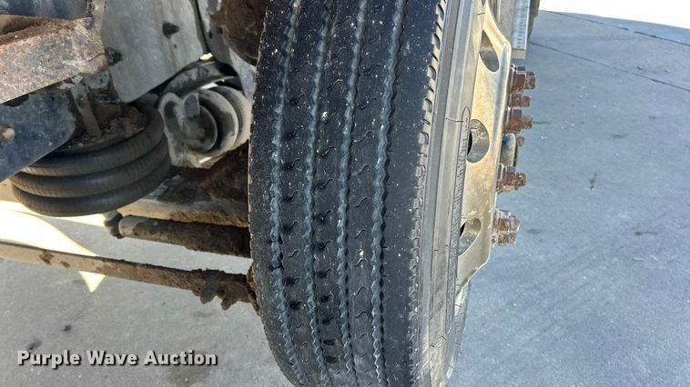 image for item ET6998 2016 Freightliner 114SD dump truck