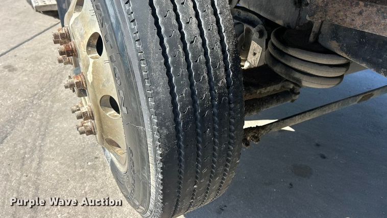 image for item ET6998 2016 Freightliner 114SD dump truck