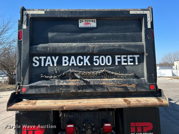 image for item ET6999 2022 Peterbilt 348 dump truck