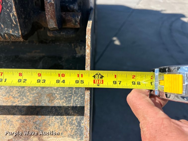 image for item ET6999 2022 Peterbilt 348 dump truck