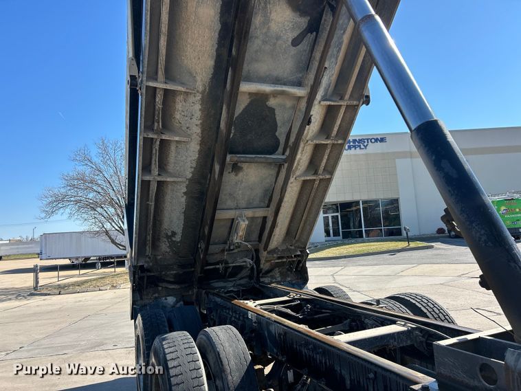 image for item ET6999 2022 Peterbilt 348 dump truck