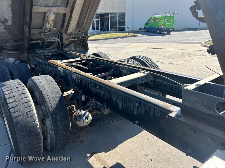 image for item ET6999 2022 Peterbilt 348 dump truck