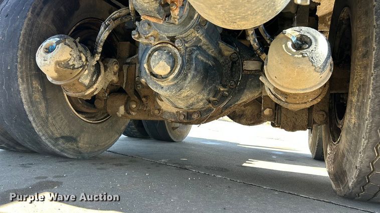 image for item ET6999 2022 Peterbilt 348 dump truck