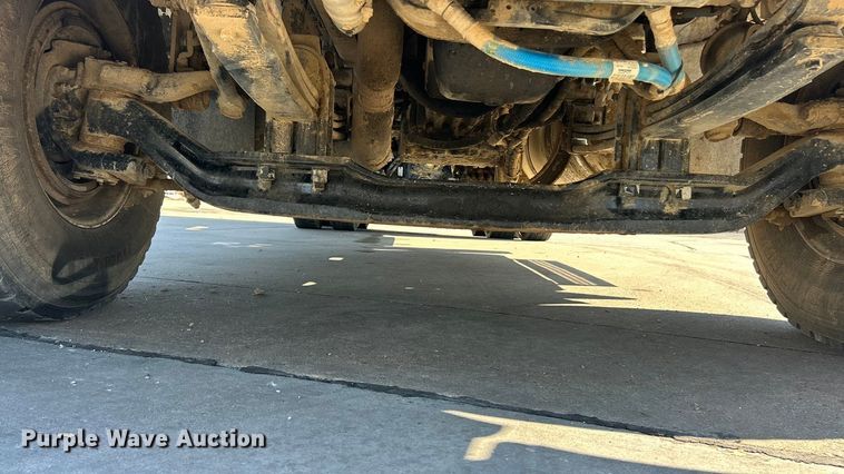 image for item ET6999 2022 Peterbilt 348 dump truck