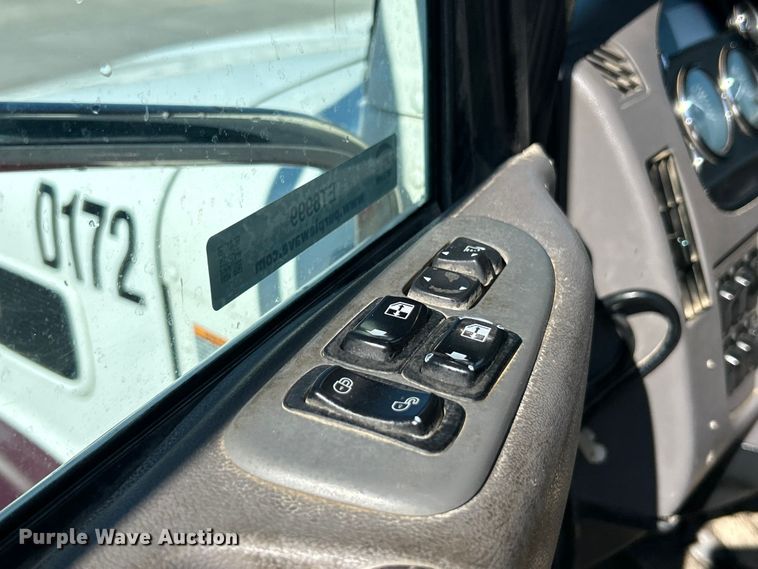 image for item ET6999 2022 Peterbilt 348 dump truck