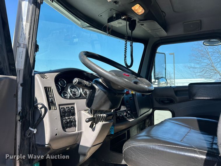 image for item ET6999 2022 Peterbilt 348 dump truck